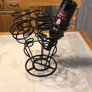 Wine bottle holder